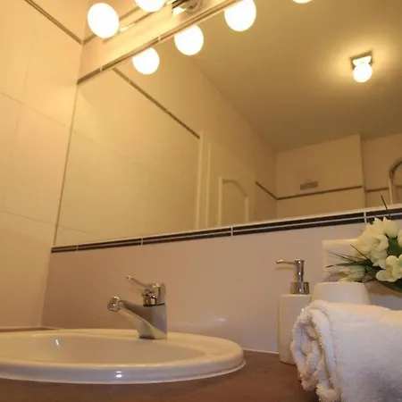 Enzian 14 - Schmuckstück Von Apartamento